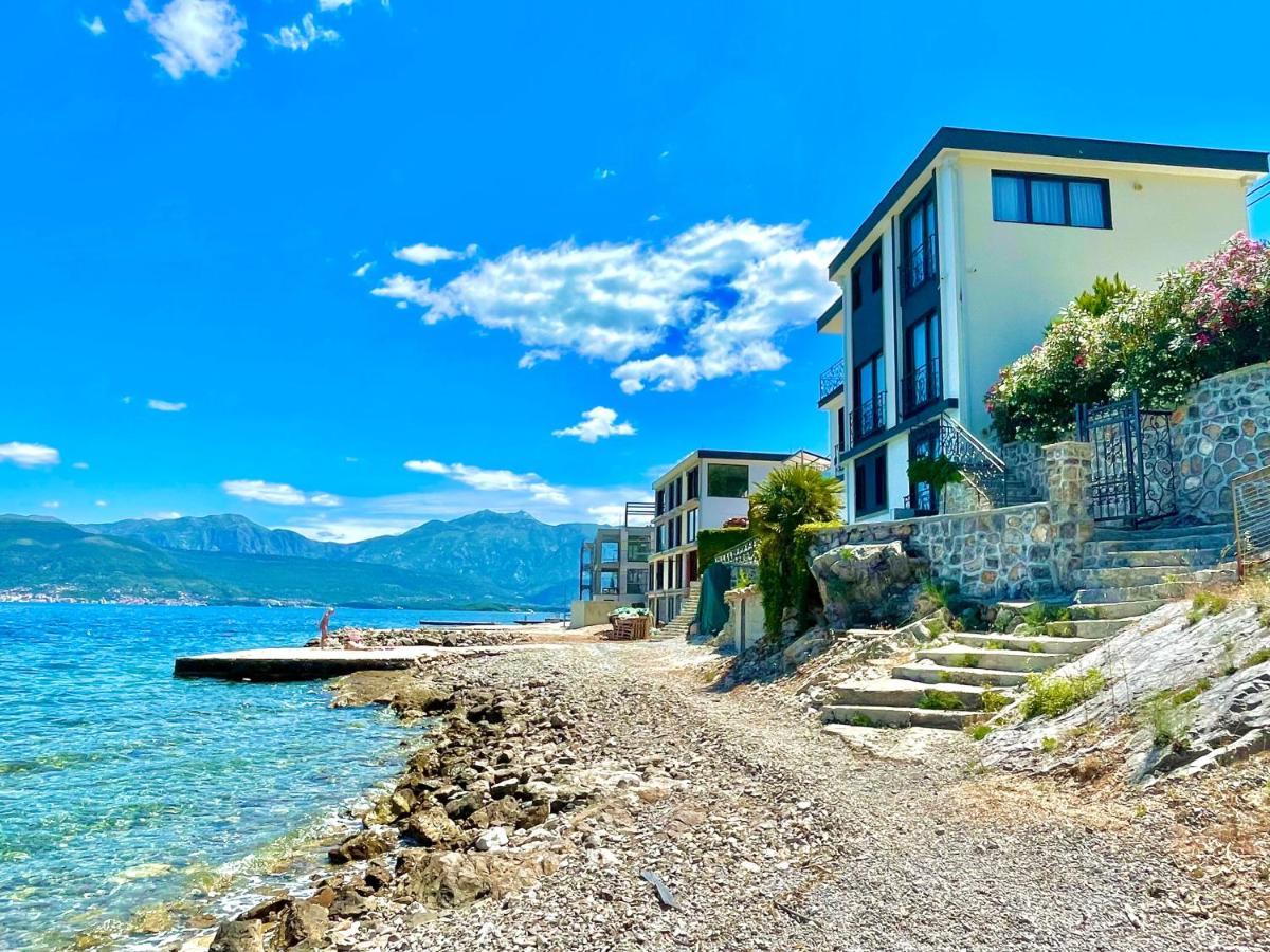 Beachfront Villa Pearl Of Adria Krasici Exterior photo